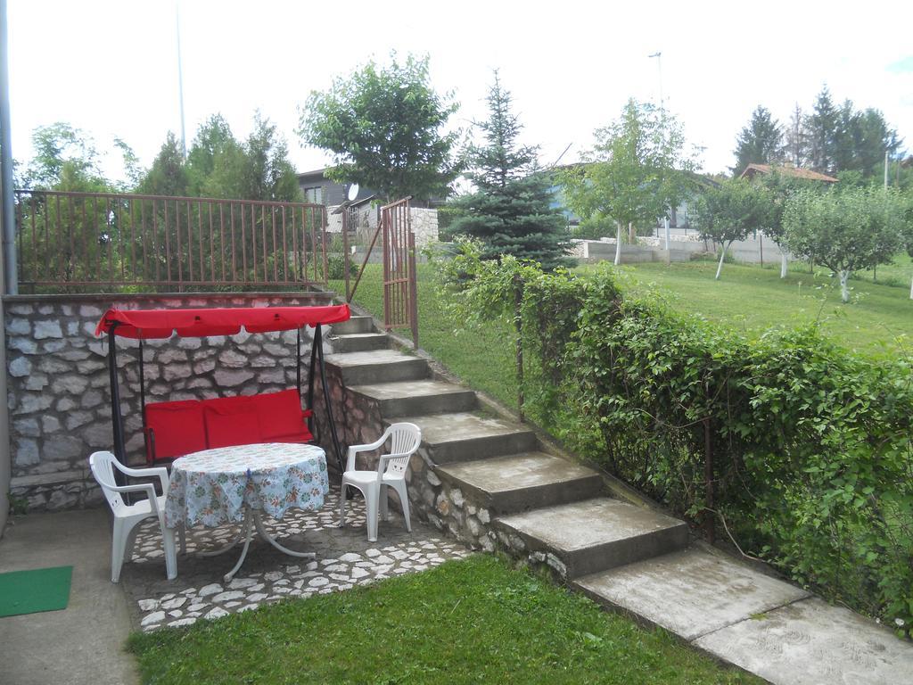 Apartments Vila Vrdnik Exterior photo
